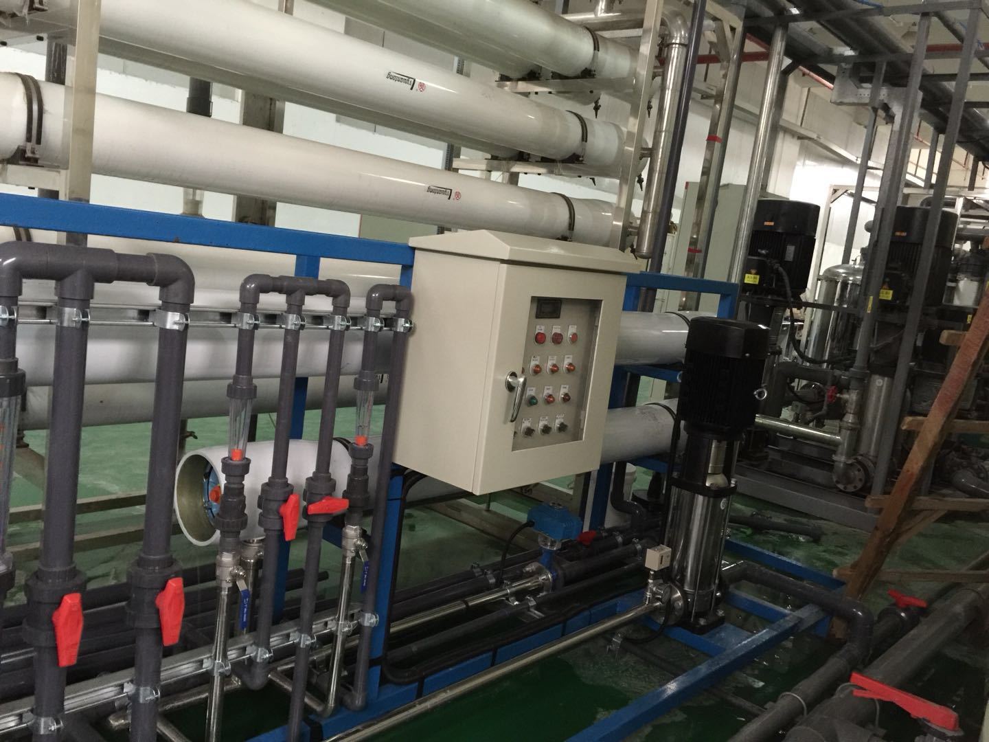 小型超純水設(shè)備 小型超純水設(shè)備